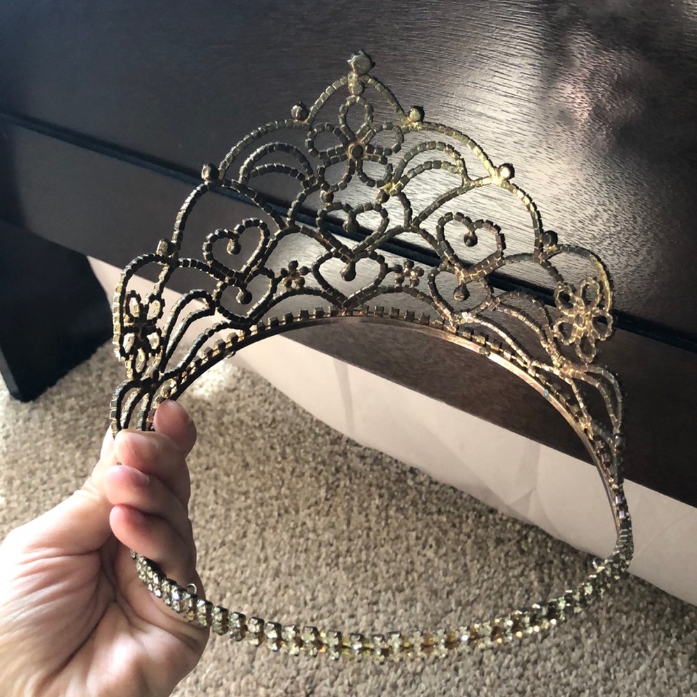 Crown - Picture 2 of 2